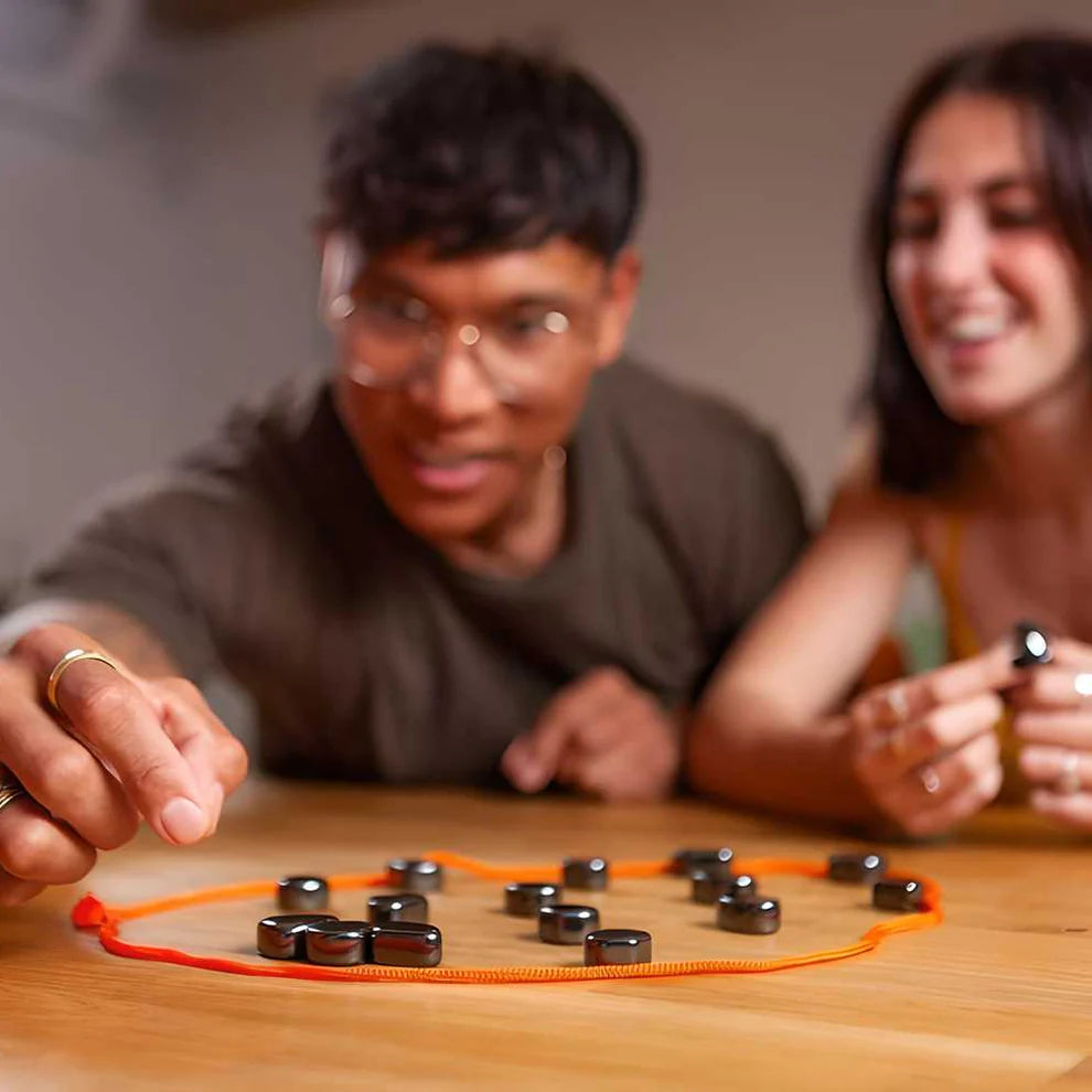 MagneettiShakki - Kehitä taitojasi ja strategiaasi